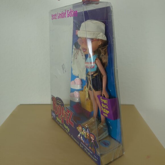 Bratz Beach Party Yasmin Doll 2002 Limited Edition NIB MGA Free Poster Vintage - Picture 7 of 12